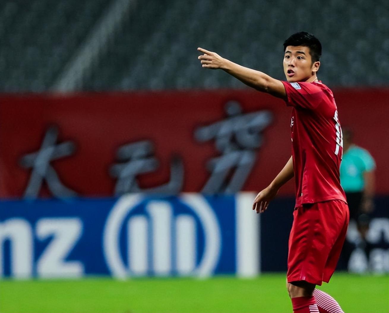 海港亚冠失利：33岁射手李圣龙屡失良机，武磊缺席成遗憾