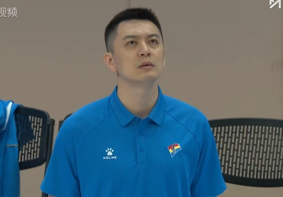 杨鸣赞广东阵容独一档，杜锋用人遭质疑，林葳NCAA首秀低迷