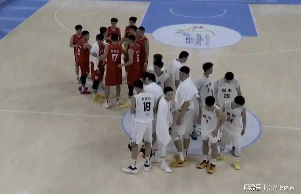 广东队大胜山东却暗藏危机，杜锋面临内线难题，徐杰成关键