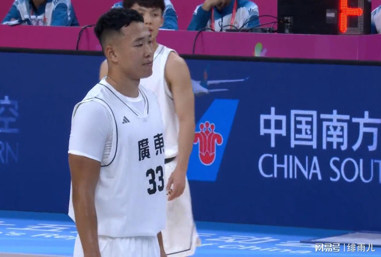 广东男篮险胜山东暴露内线短板，杜锋战术调整成关键