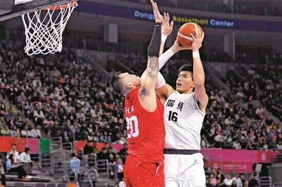 十五运会首战：广东男篮险胜山东，主帅杜锋直言争冠之路艰难