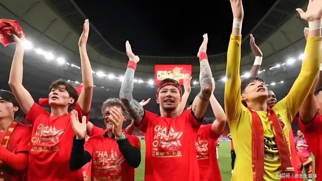 海港夺冠形势大好！申花难追，三大因素助力海港稳操胜券