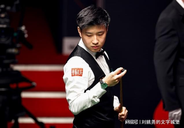 斯诺克国锦赛激战：斯佳辉憾负赵心童，利索夫斯基0-4惨败霍金斯