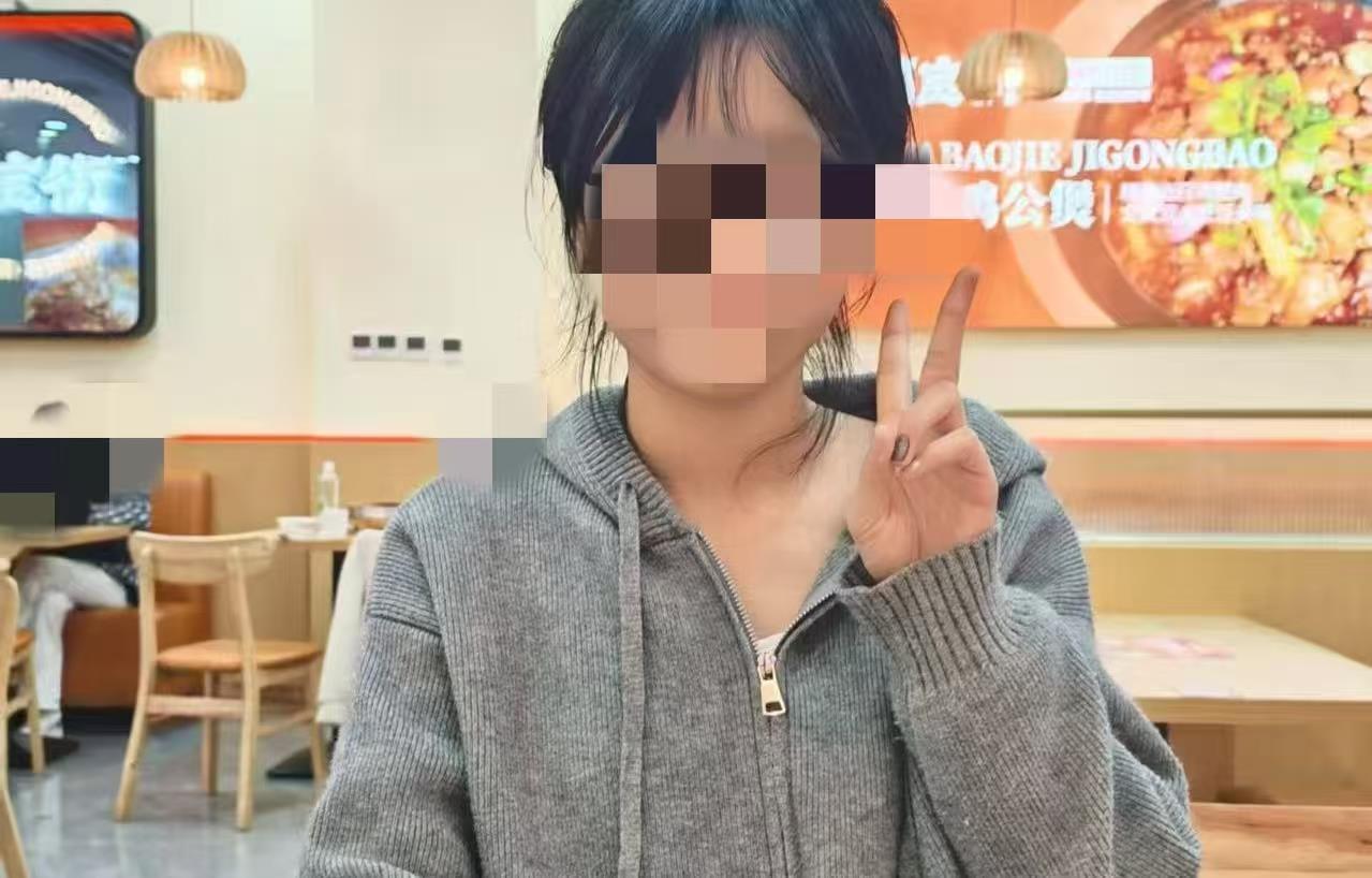 郑州19岁女大学生校内湖中溺亡，家属与校方协商处理