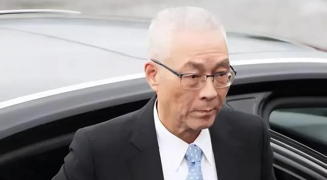 郑丽文改革引蓝营震荡，卢秀燕、吴敦义、王鸿薇态度各异