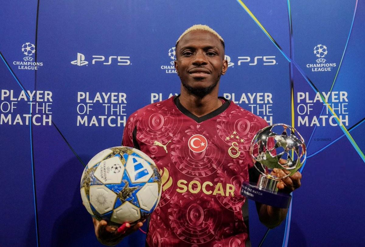 奥斯梅恩成第三位欧冠对阵阿贾克斯戴帽球员，继C罗、小卢卡斯后