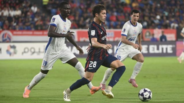 亚冠精英赛：柔佛3比1胜申花，米内罗点射难救主