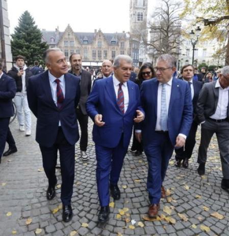 世体报道：拉波尔塔率巴萨代表团布鲁日之行全记录