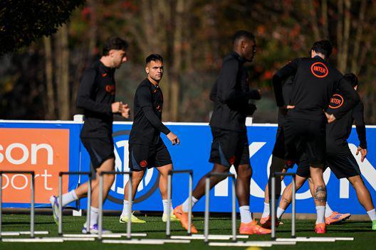 国米右路替补难题：路易斯-恩里克表现未达预期