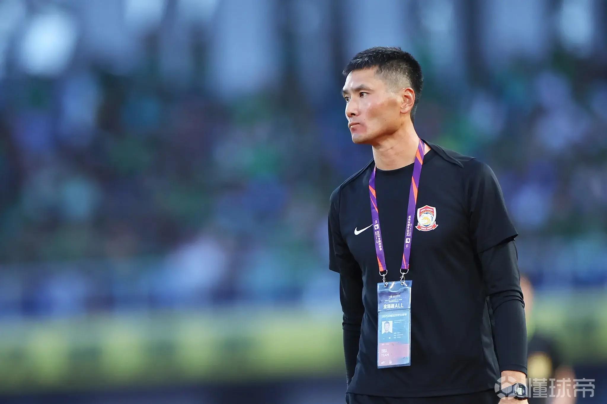 梦想成真！邵佳一正式出任国足主帅，曾言此乃最高追求