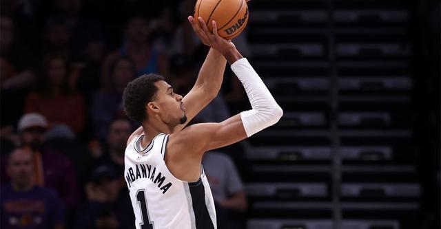 贾克森-海斯盛赞文班亚马：7尺5身高竟打出东契奇式疯狂表现