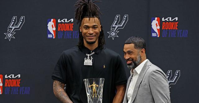 卡斯尔：获最佳新秀奖如释重负，专注享受比赛时光