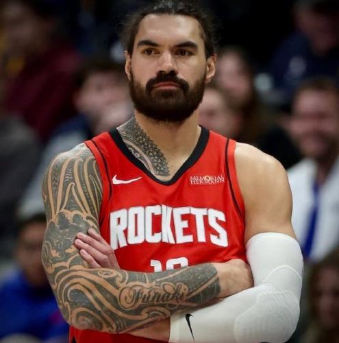 火箭内线新支柱！亚当斯前场篮板领跑全联盟，申京暂居次席