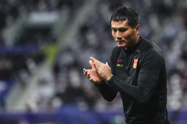 邵佳一谈执教国足：未来未定，但保持积极心态是关键