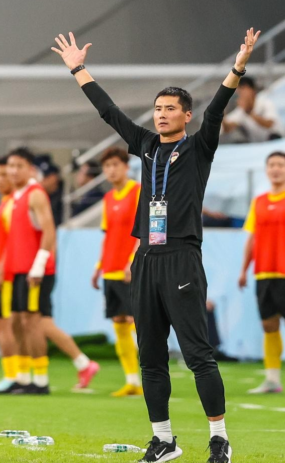 邵佳一正式出任中国男足主帅，磨合阵容成首要任务