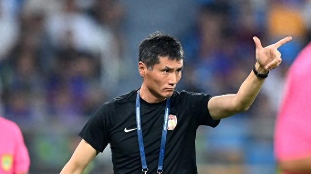 国足换帅选邵佳一：本土教练能否带领球队走出低谷？