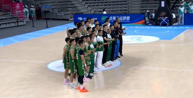 辽宁男篮狂胜澳门64分！高诗岩15+5+9闪耀全场，赛后温情一幕引泪目