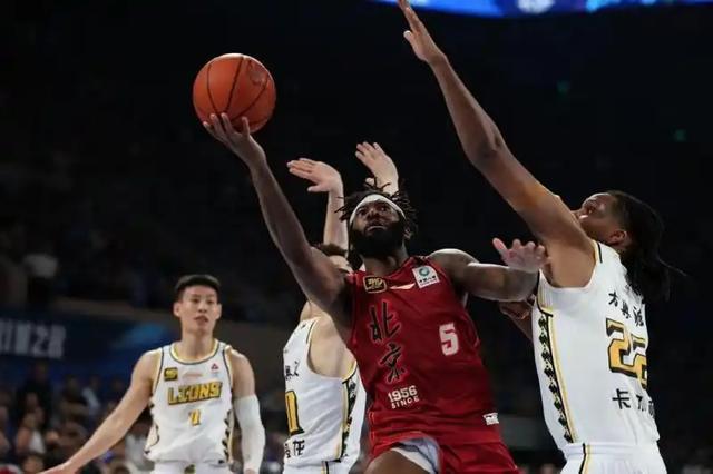 CBA新赛季：北汽男篮双外援杰曼、斯佩尔曼抵京备战