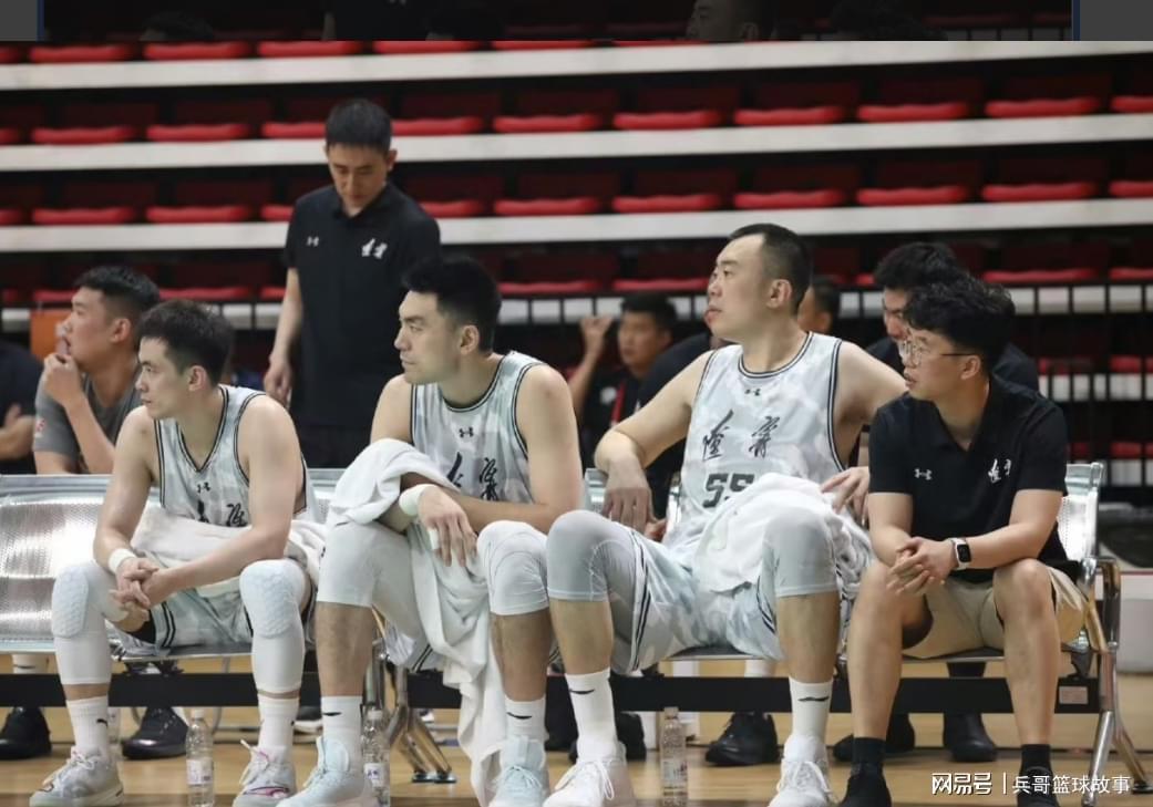 辽宁男篮64分狂胜澳门，高诗岩15+7韩德君11分，全运会冲击三连冠