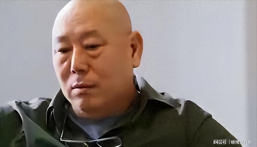 李成儒离婚后与前妻以兄妹相称，晚年生活现状令人唏嘘