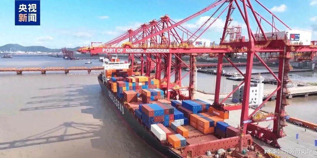 波兰封锁边境致中欧班列受阻，北极航道冰封加剧物流危机