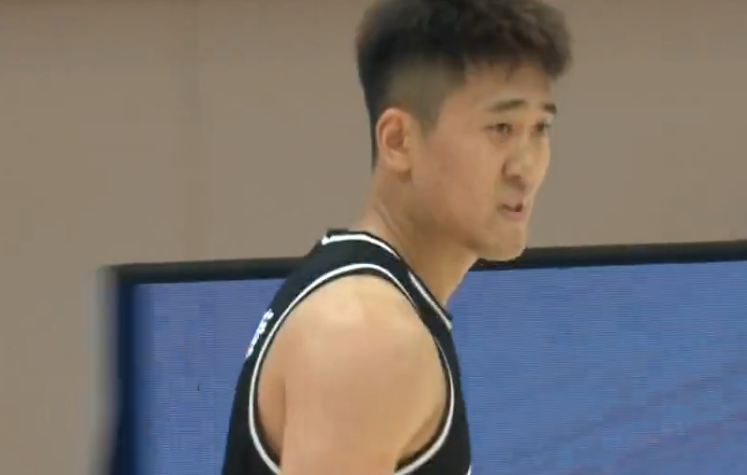 全运会男篮：姜伟泽41分11记三分创纪录 吉林大胜澳门迎首胜