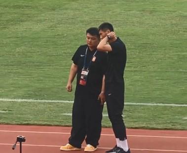 徐尚力挺邵佳一竞聘国足主帅，期待其执教新篇章