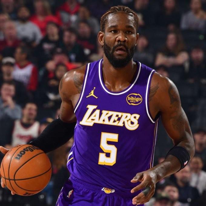 艾顿爆发！13中9狂砍22+10+2帽，力压文班亚马助湖人五连胜