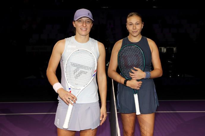 阿尼西莫娃2-1逆转斯瓦泰克，后者无缘总决赛四强