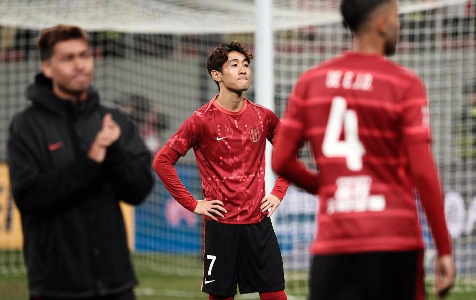 蓉城两度遭误判退出争冠 球迷怒斥裁判艾堃要求严惩