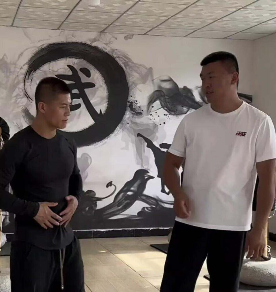 武术大师鸽武缘教张伟丽通背拳，UFC赛场能否一战成名？
