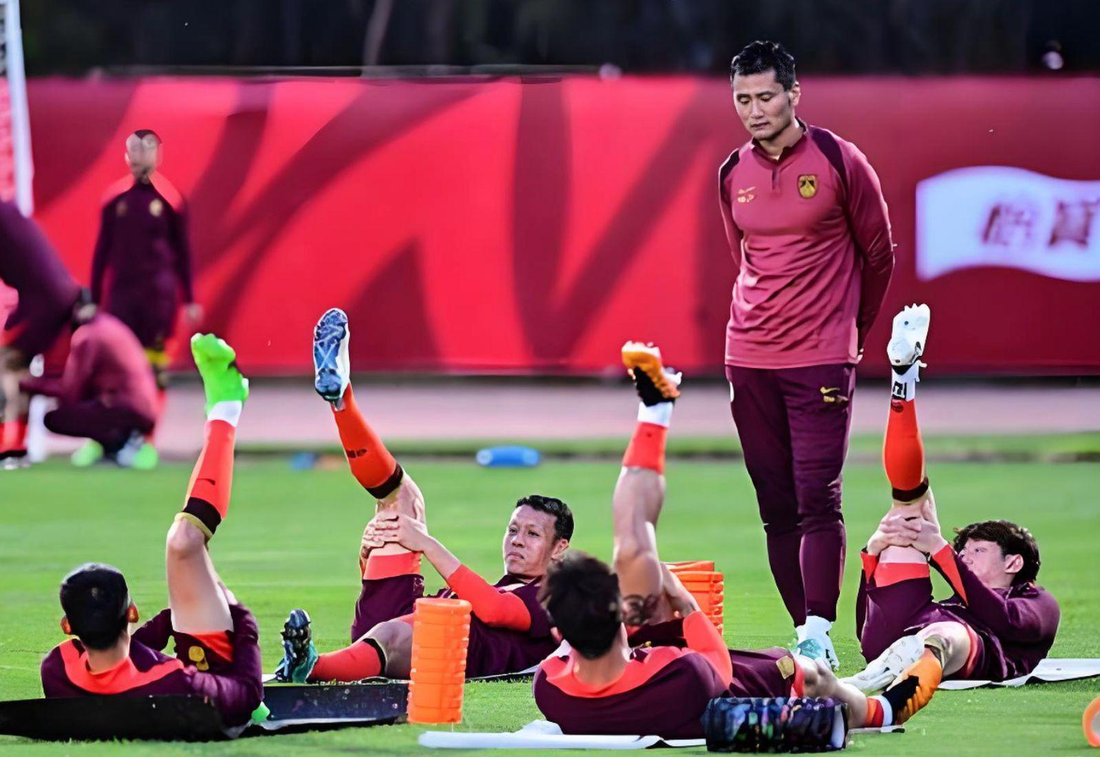 董路评邵佳一：难带国足进世界杯，问题不在教练在球员