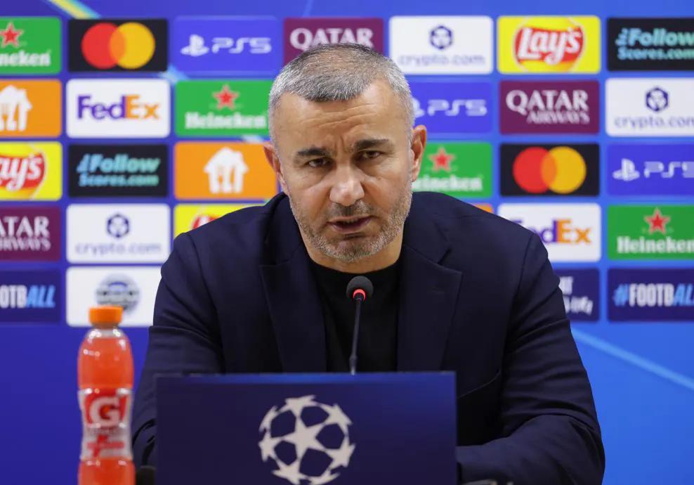 卡拉巴赫主帅盛赞球队：战切尔西展现决心，收获历史性积分