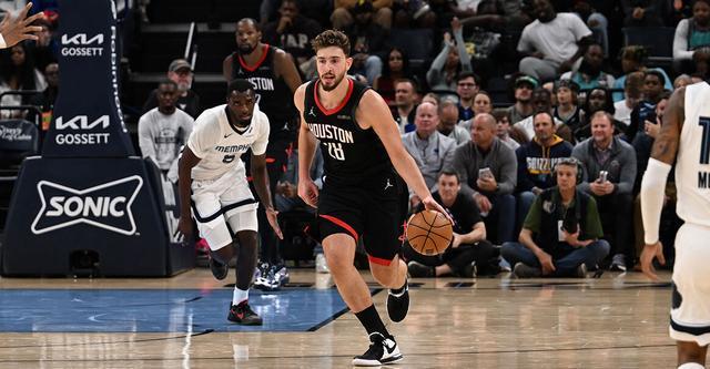 申京谈团队力量：KD与我有低谷，但火箭总有英雄挺身而出