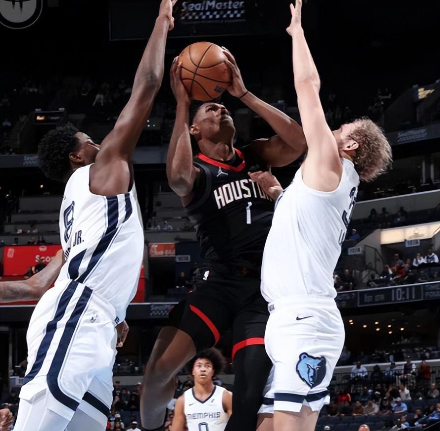 NBA常规赛：火箭124-109力克灰熊 豪取5连胜 阿门28+10+7创佳绩