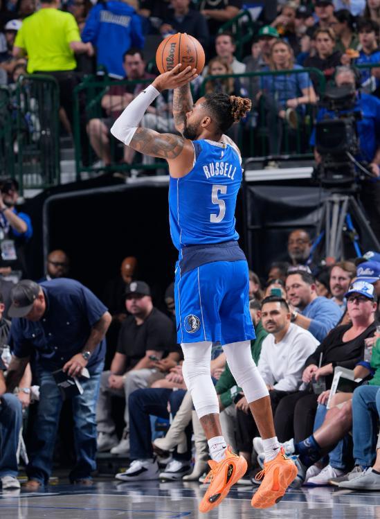 独行侠主场爆冷负鹈鹕：克莱替补回勇难救主，弗拉格20+9成空砍