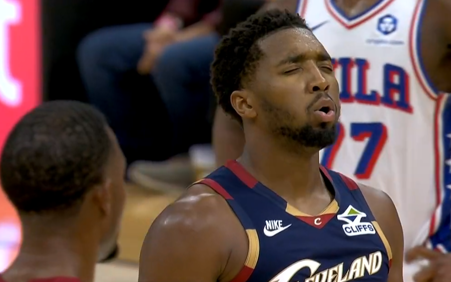 76人爆冷2连败！米切尔狂轰46分8助攻，三大事实引发热议