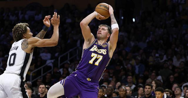 东契奇盛赞文班亚马：联盟最难防对手，较量乐趣无穷