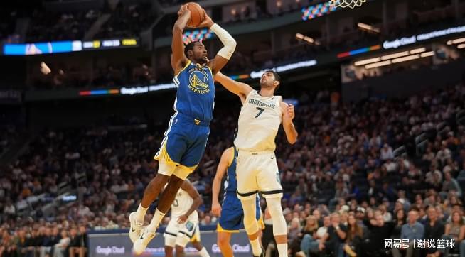 残阵勇士迎挑战：二轮秀闪耀夜，两中锋却颗粒无收