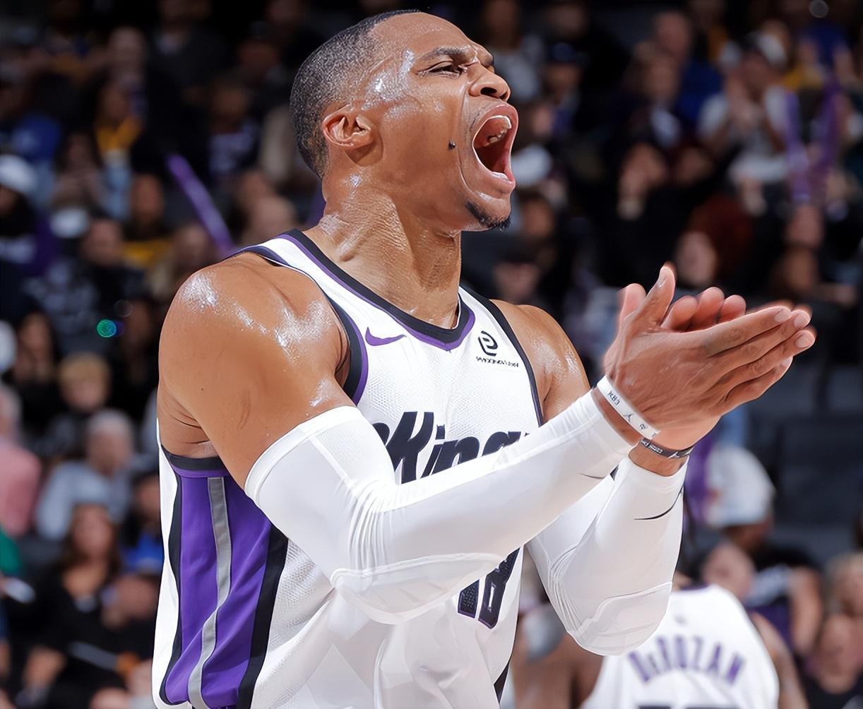 威少狂轰23+16+10！创4项NBA历史纪录，神龟归来燃爆全场