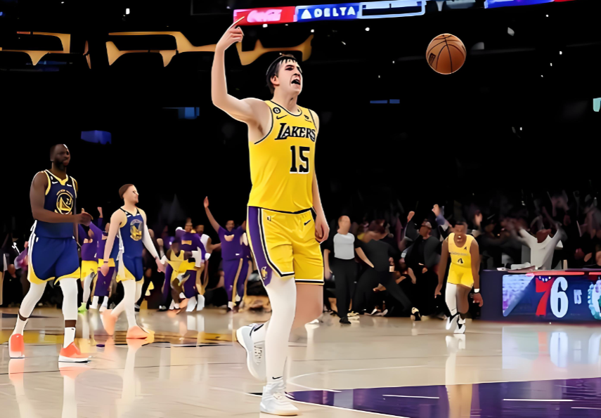 湖人新赛季：詹姆斯是否需要转型以适应全新阵容？