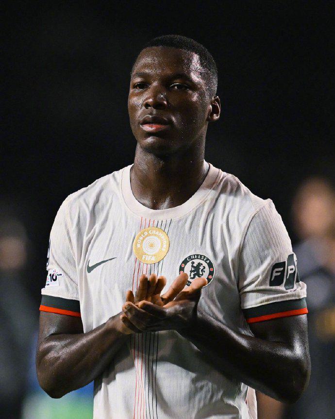 欧冠切尔西2-2平卡拉巴赫：轮换策略暴露短板，加纳乔救主难掩隐患