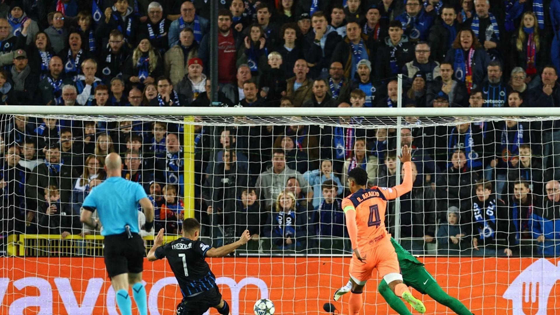 亚马尔闪耀全场难救主，巴萨欧冠客场3-3憾平布鲁日