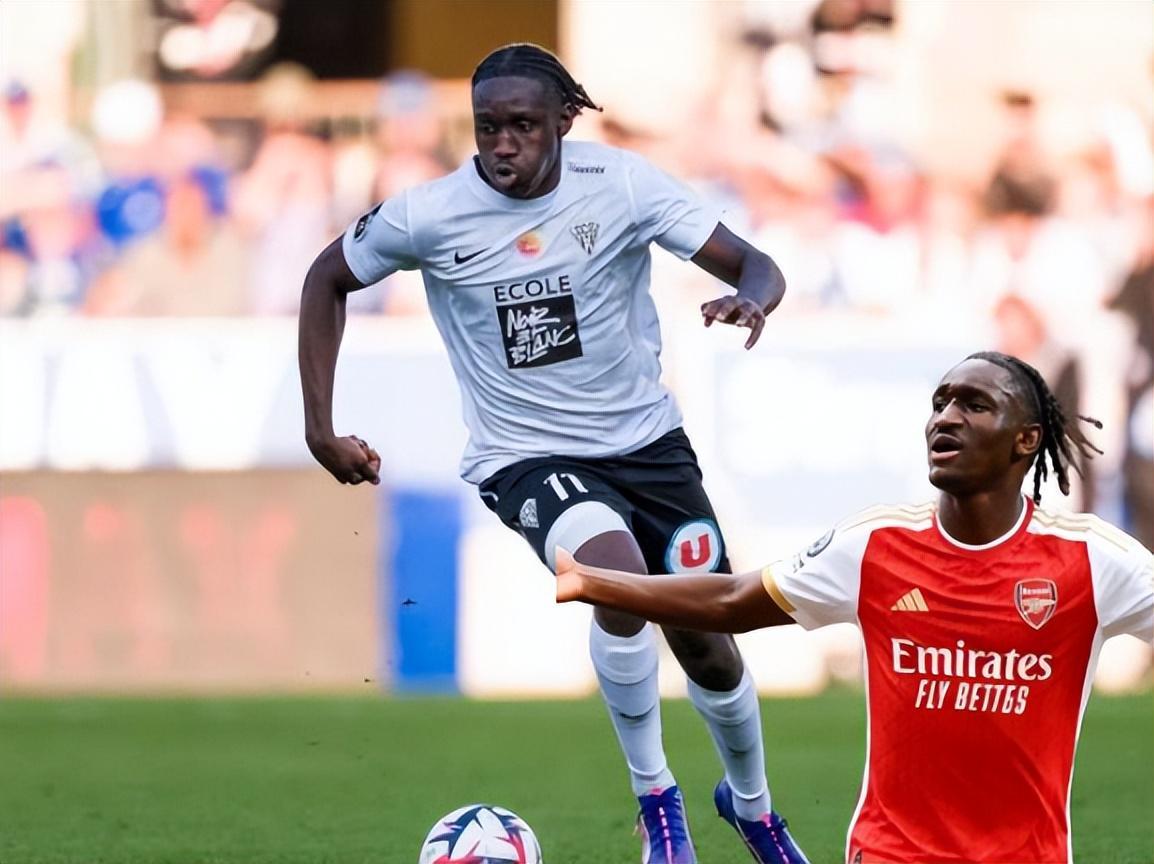 18岁法国锋线新星崛起！6大豪门竞逐转会市场焦点