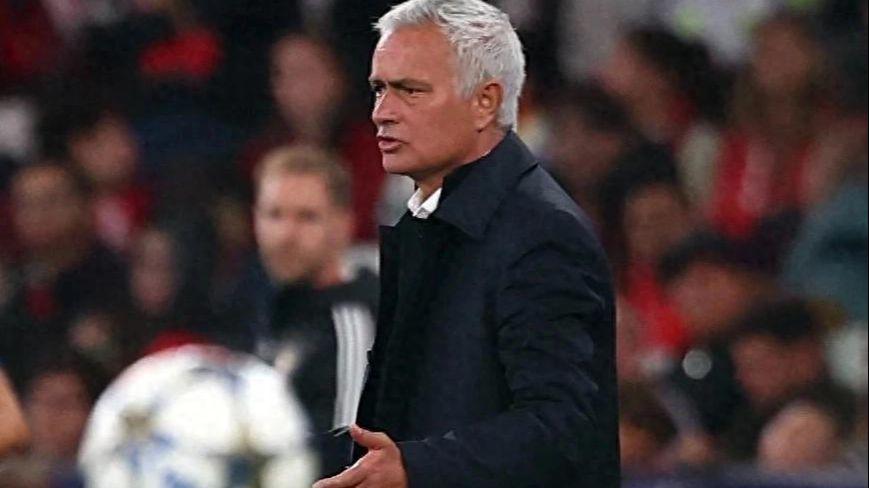 穆里尼奥帅位告急？欧冠四连败或致其提前下课