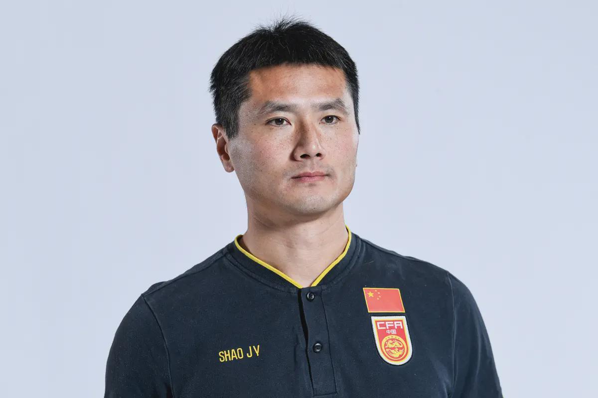 邵佳一执掌国足：是冒险豪赌还是破局曙光？