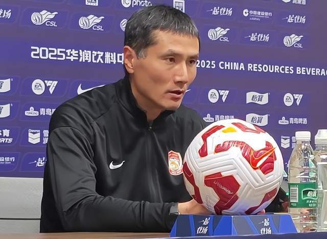 邵佳一谈国足主帅挑战：三连败或致下课，责任重大
