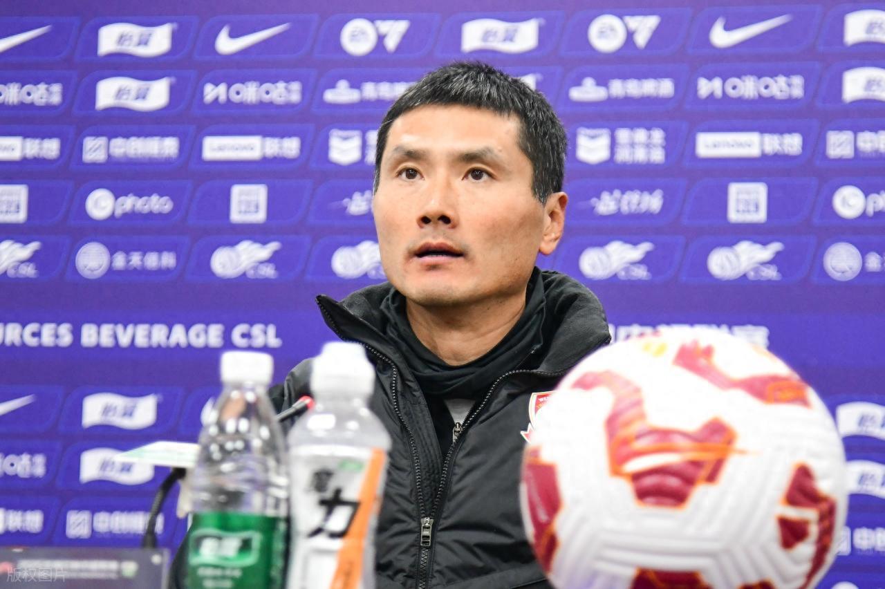 邵佳一执教国足引争议，球迷担忧足协决策重蹈高洪波覆辙