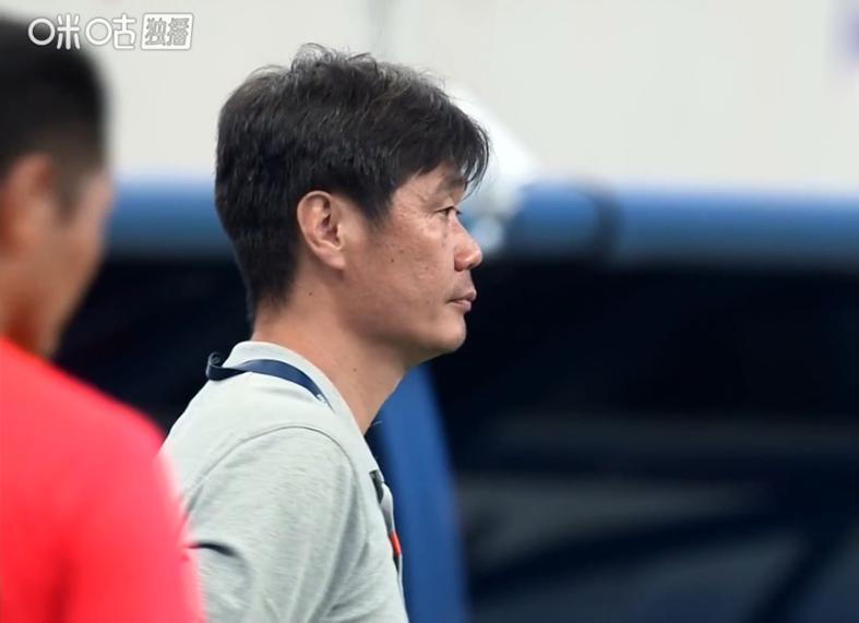 国足新帅尘埃落定：邵佳一上位，李霄鹏李国旭缘何落选？