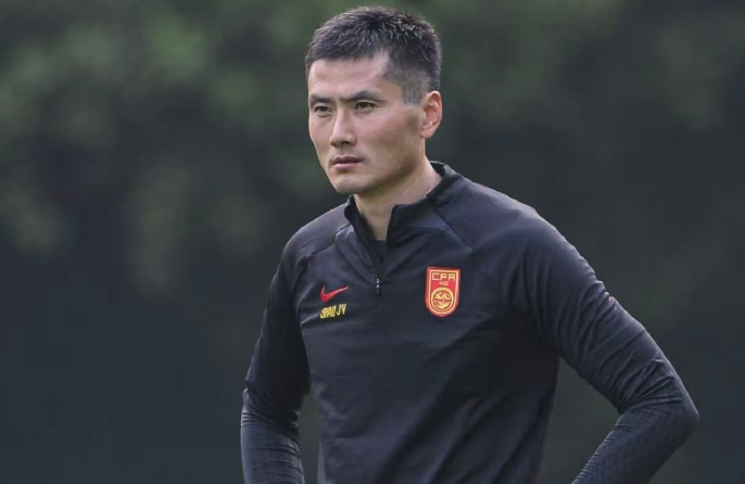 国足新帅邵佳一上任：力推三大改革，提拔新星引关注
